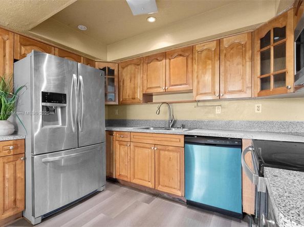 7217 SW 3rd Ct, North Lauderdale FL 33068