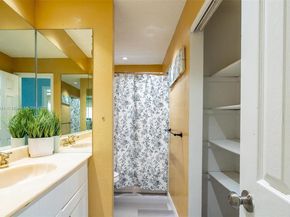7217 SW 3rd Ct, North Lauderdale FL 33068