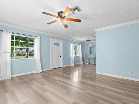 7217 SW 3rd Ct, North Lauderdale FL 33068