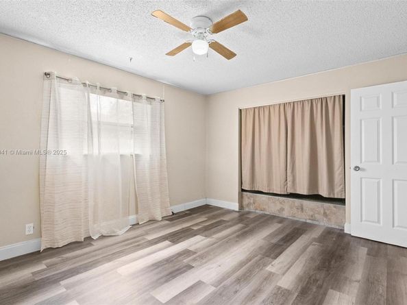 7217 SW 3rd Ct, North Lauderdale FL 33068