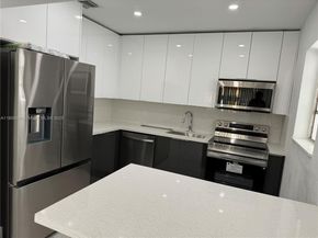 2400 N 57th Way, Hollywood FL 33021