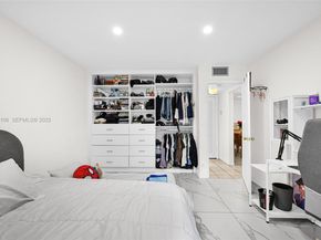 4020 N Hills Dr 29, Hollywood FL 33021