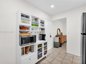 4020 N Hills Dr 29, Hollywood FL 33021