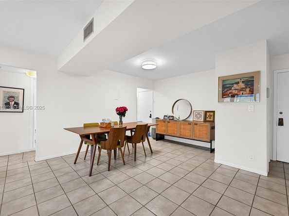 4020 N Hills Dr 29, Hollywood FL 33021