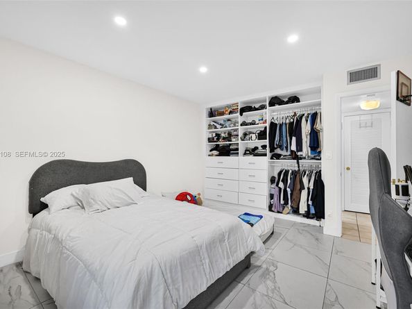 4020 N Hills Dr 29, Hollywood FL 33021