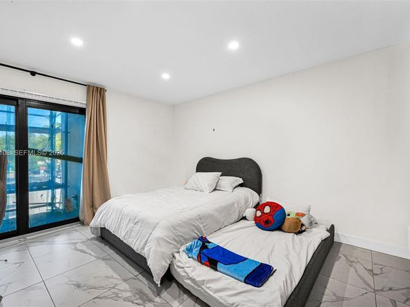 4020 N Hills Dr 29, Hollywood FL 33021