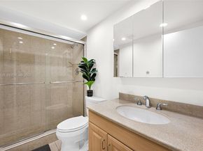 4020 N Hills Dr 29, Hollywood FL 33021