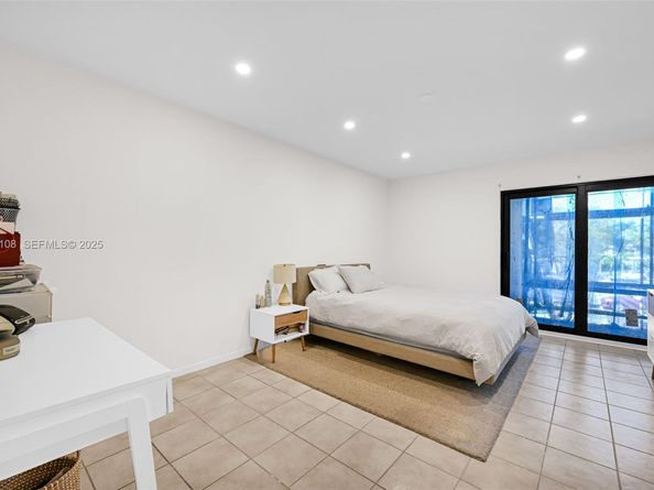 4020 N Hills Dr 29, Hollywood FL 33021