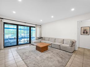 4020 N Hills Dr 29, Hollywood FL 33021