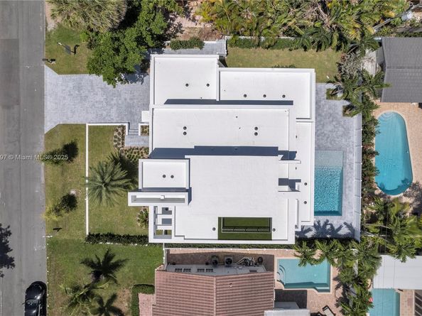 3205 Leigh Rd, Pompano Beach FL 33062