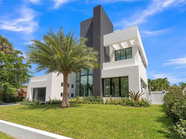 3205 Leigh Rd, Pompano Beach FL 33062