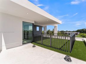 3205 Leigh Rd, Pompano Beach FL 33062