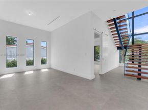 3205 Leigh Rd, Pompano Beach FL 33062