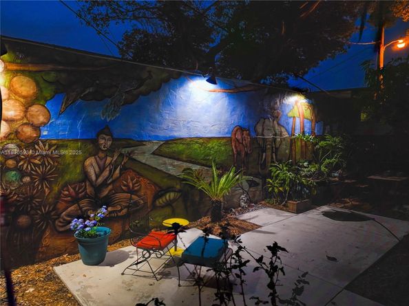 561 NW 53rd St, Miami FL 33127