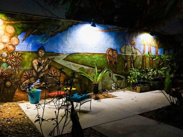 561 NW 53rd St, Miami FL 33127