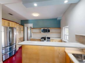 561 NW 53rd St, Miami FL 33127