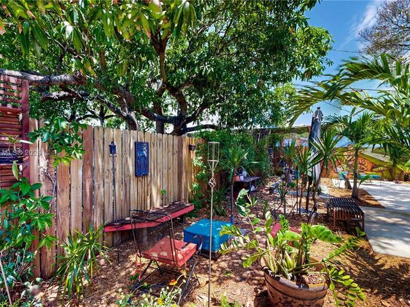 561 NW 53rd St, Miami FL 33127