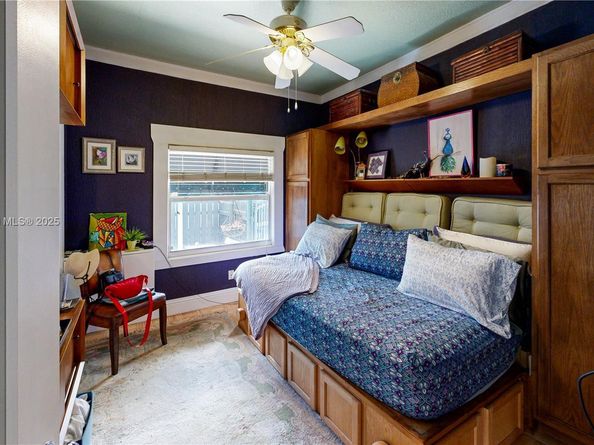 561 NW 53rd St, Miami FL 33127