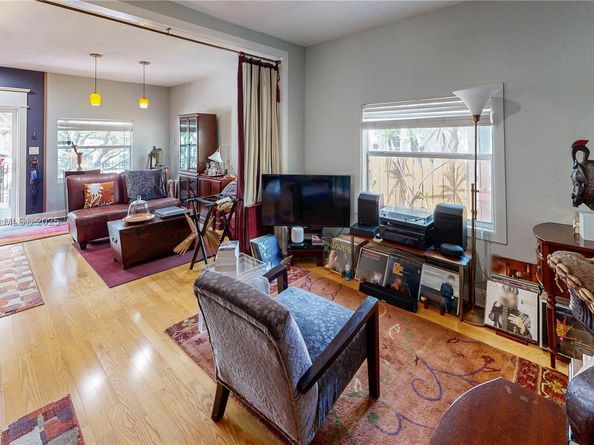 561 NW 53rd St, Miami FL 33127