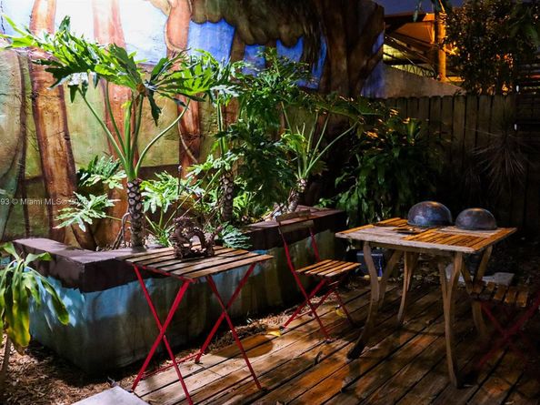 561 NW 53rd St, Miami FL 33127