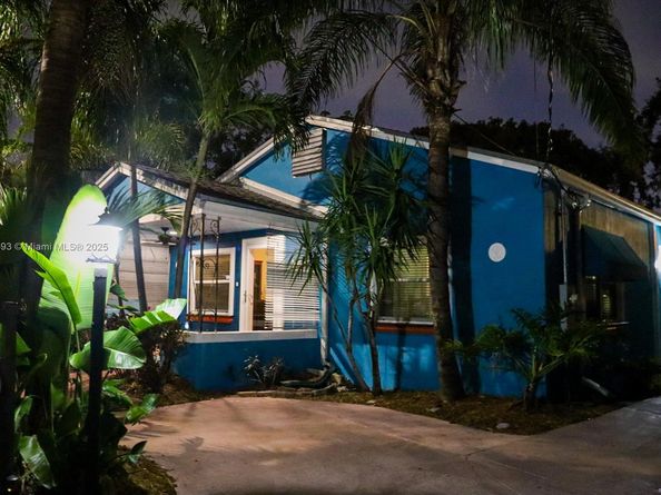 561 NW 53rd St, Miami FL 33127