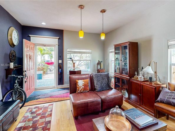 561 NW 53rd St, Miami FL 33127