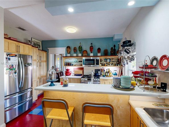 561 NW 53rd St, Miami FL 33127