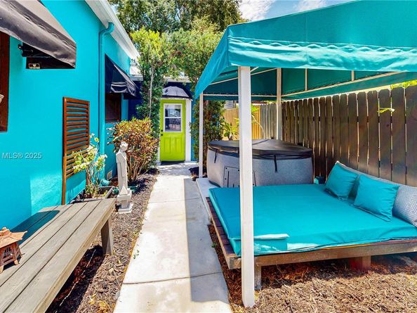 561 NW 53rd St, Miami FL 33127