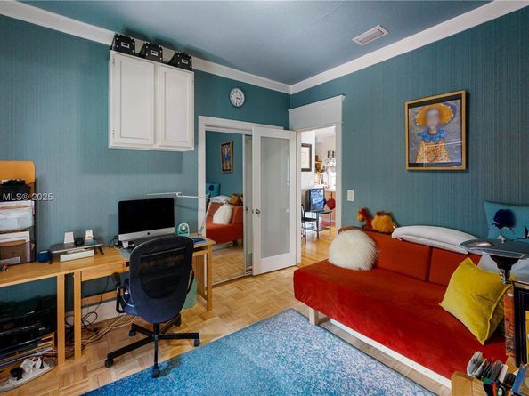 561 NW 53rd St, Miami FL 33127