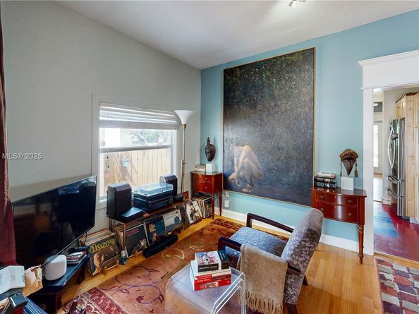 561 NW 53rd St, Miami FL 33127