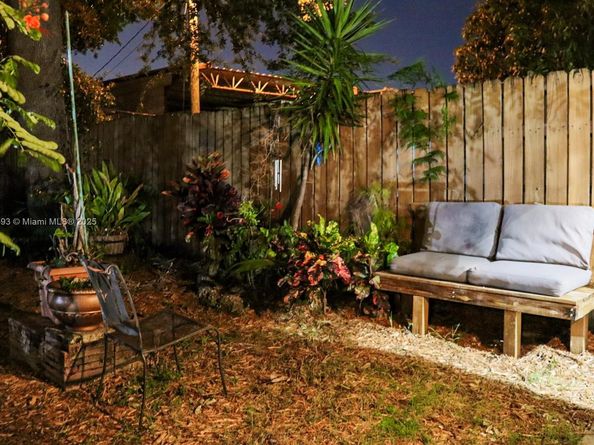 561 NW 53rd St, Miami FL 33127