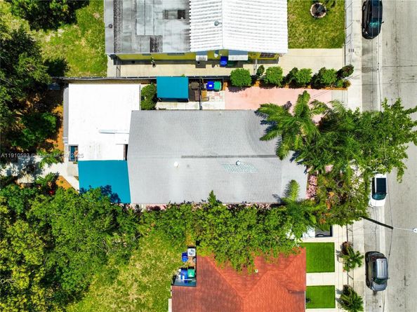 561 NW 53rd St, Miami FL 33127