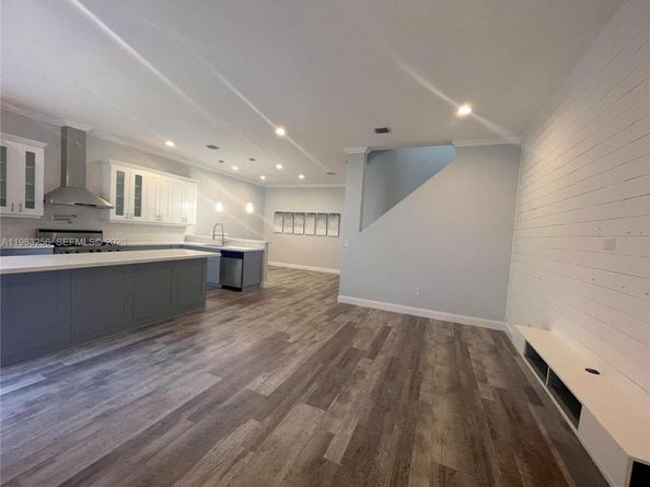 2755 Treasure Cove Cir, Dania Beach FL 33312