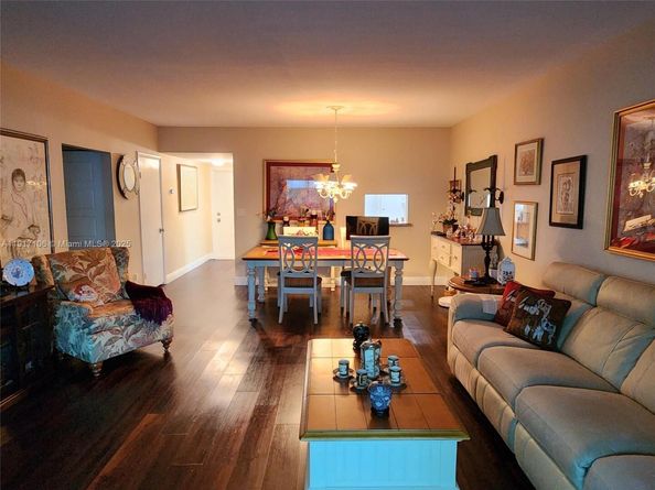 6731 Cypress Rd 411, Plantation FL 33317