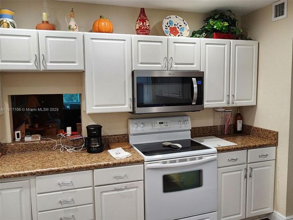 6731 Cypress Rd 411, Plantation FL 33317