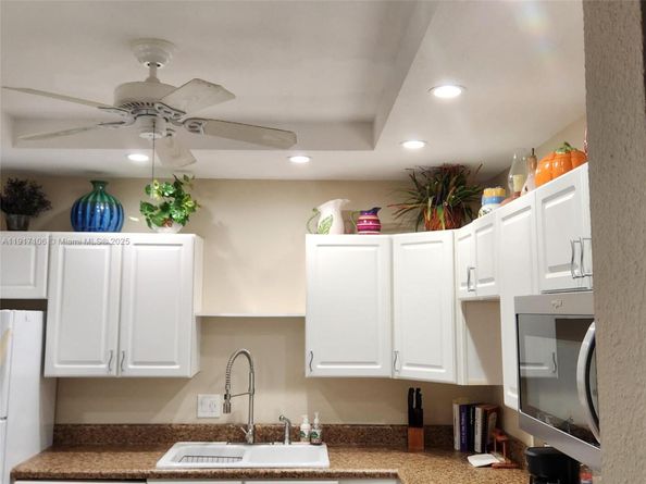 6731 Cypress Rd 411, Plantation FL 33317