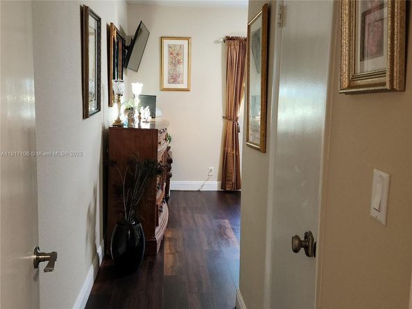 6731 Cypress Rd 411, Plantation FL 33317