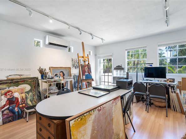 4421 Post Ave, Miami Beach FL 33140