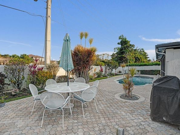 8084 Buttonwood Cir, Tamarac FL 33321