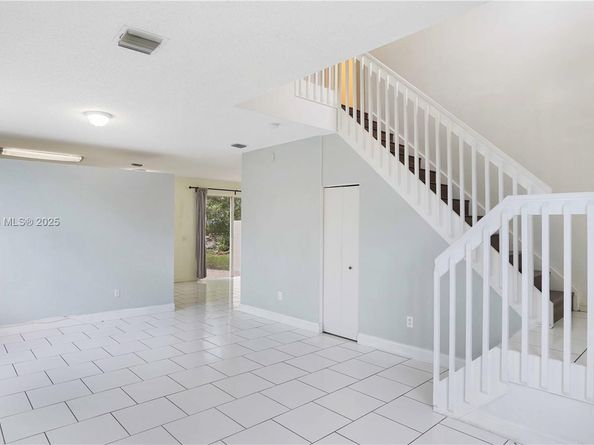 1498 NW 153rd Ln, Pembroke Pines FL 33028