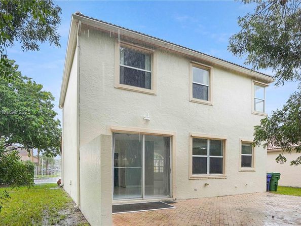 1498 NW 153rd Ln, Pembroke Pines FL 33028