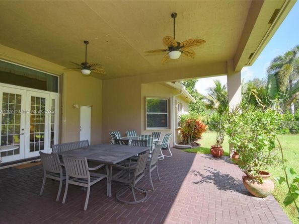 4240 SW 131st Ave, Davie FL 33330