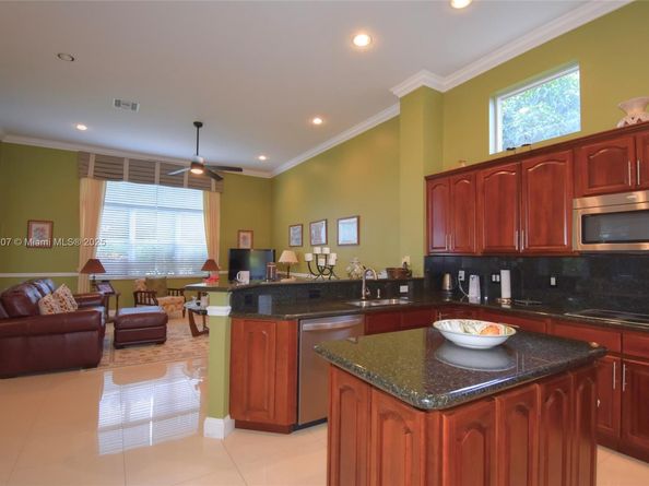 4240 SW 131st Ave, Davie FL 33330