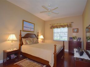 4240 SW 131st Ave, Davie FL 33330