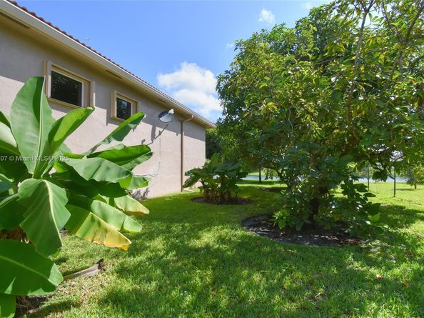 4240 SW 131st Ave, Davie FL 33330