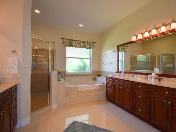 4240 SW 131st Ave, Davie FL 33330