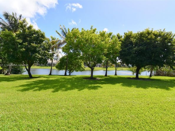 4240 SW 131st Ave, Davie FL 33330