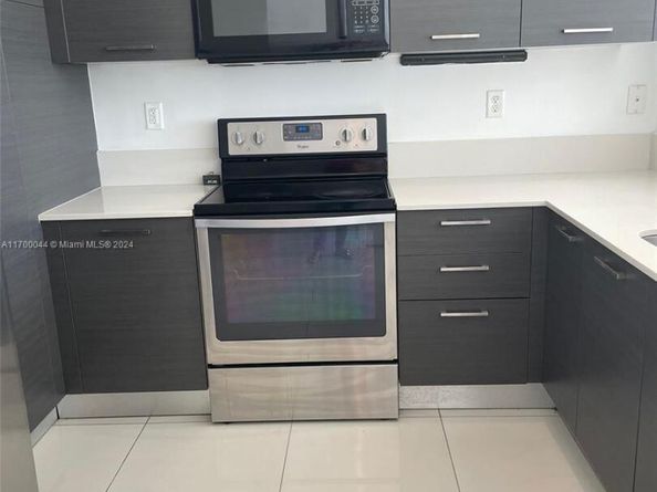 3486 NW 13th St 3486, Lauderhill FL 33311