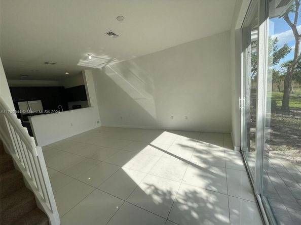 3486 NW 13th St 3486, Lauderhill FL 33311