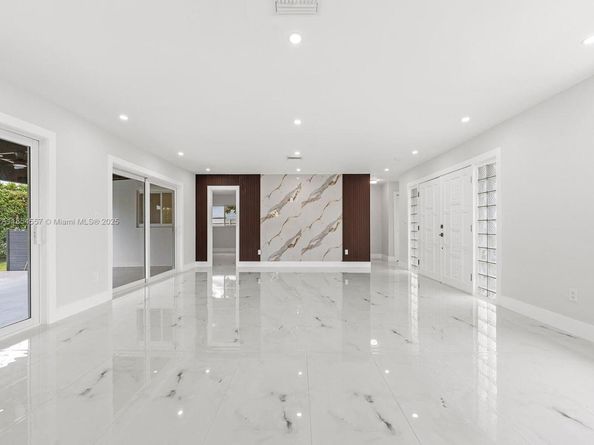 12273 SW 27th St, Miami FL 33175